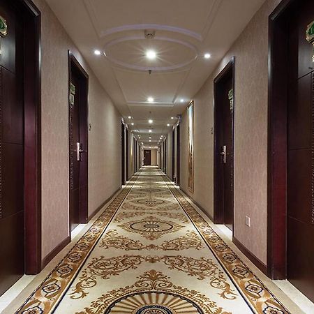Vienna Hotel Guangzhou Shaheding Metro Station Bagian luar foto