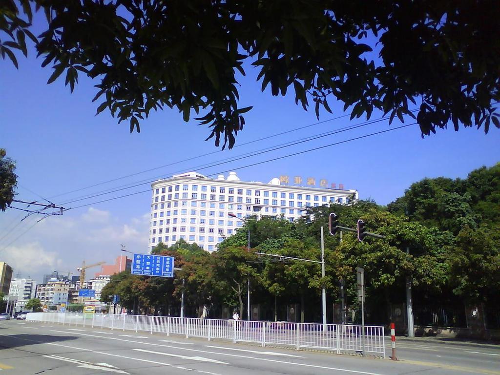 Vienna Hotel Guangzhou Shaheding Metro Station Bagian luar foto