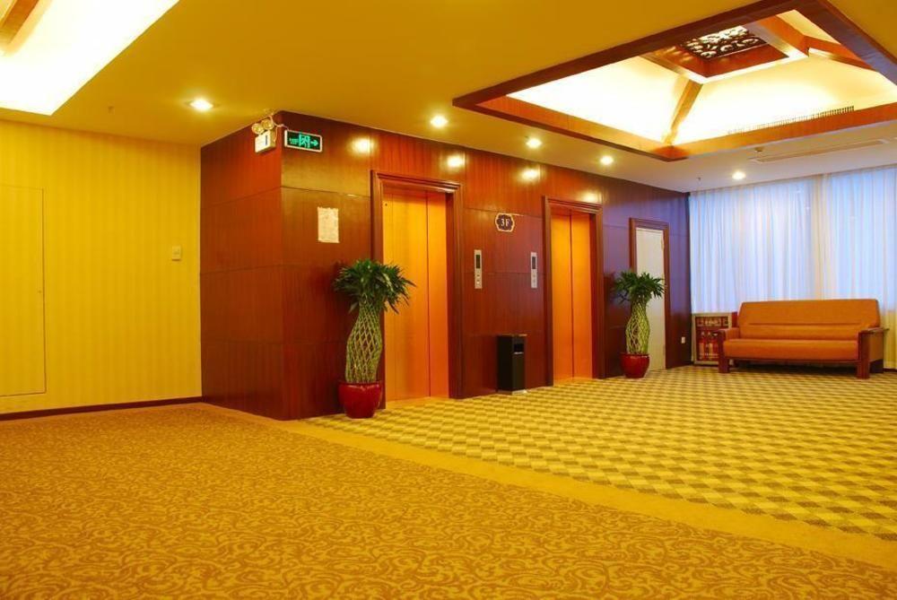 Vienna Hotel Guangzhou Shaheding Metro Station Bagian luar foto